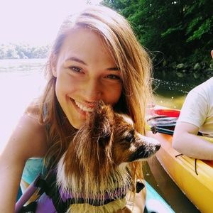 Meet your Posher, Emily